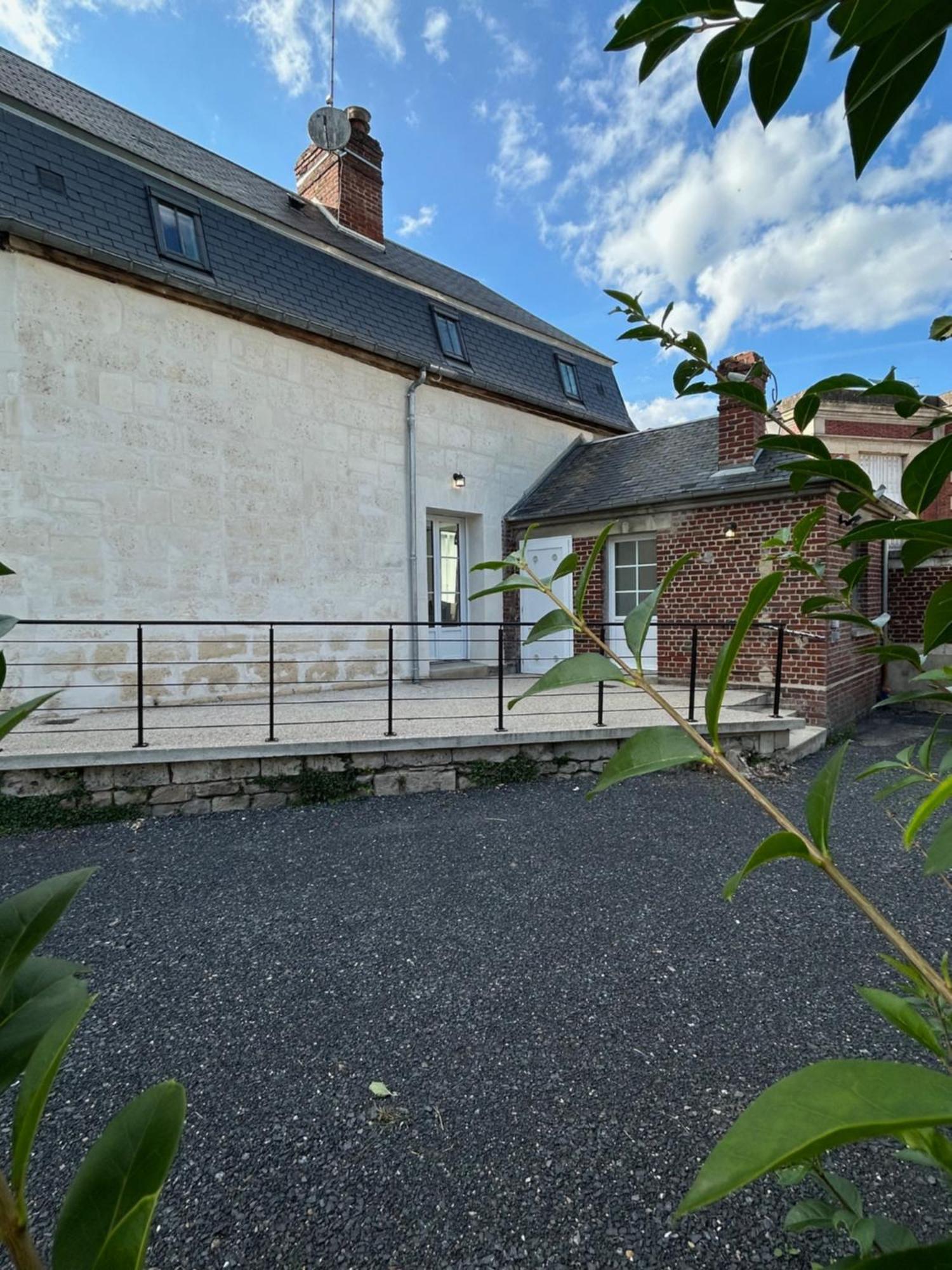 Maison 2 Chambres Avec Parking Et Jardin Noyon Exteriér fotografie